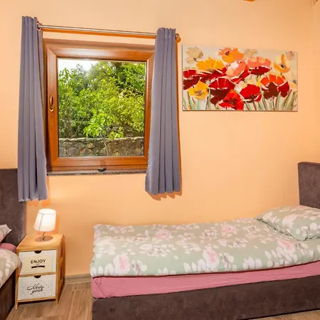 1 With Pool Krk By Guide Βίλα Gostinjac