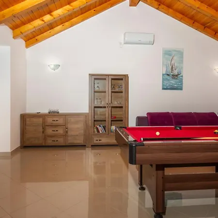 Βίλα 1 With Pool Krk By Guide *