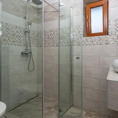 Vilă 1 With Pool Krk By Guide