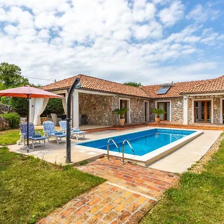 Vilă 1 With Pool Krk By Guide Gostinjac