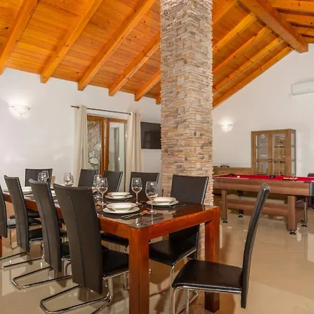 1 With Pool Krk By Guide * Gostinjac